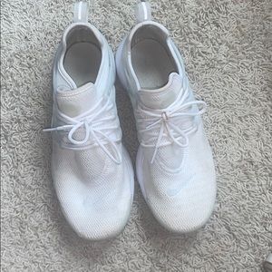 all white nike prestos